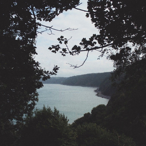 一边摸一边抽搐一进一出视频
