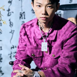 一边摸一边抽搐一进一出视频
